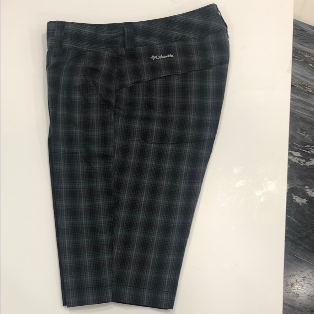 Columbia Black & Gray Plaid Shorts – Women’s Size 2